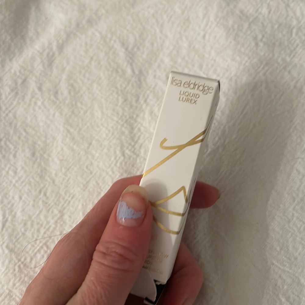 Lisa Eldridge Liquid Lurex in Viola